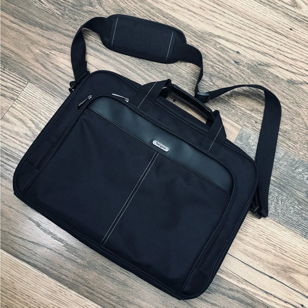 Targus black laptop 15.6